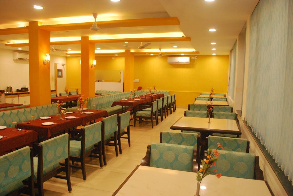 Hotel Sagar Kinara Mālvan Buitenkant foto